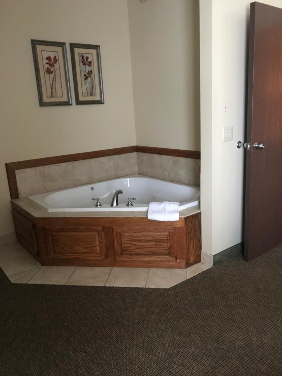 Randolph Inn And Suites Winchester Экстерьер фото